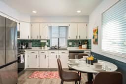 King Beds | 2BR + Full Kitchen Near Red Rocks