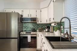 King Beds | 2BR + Full Kitchen Near Red Rocks